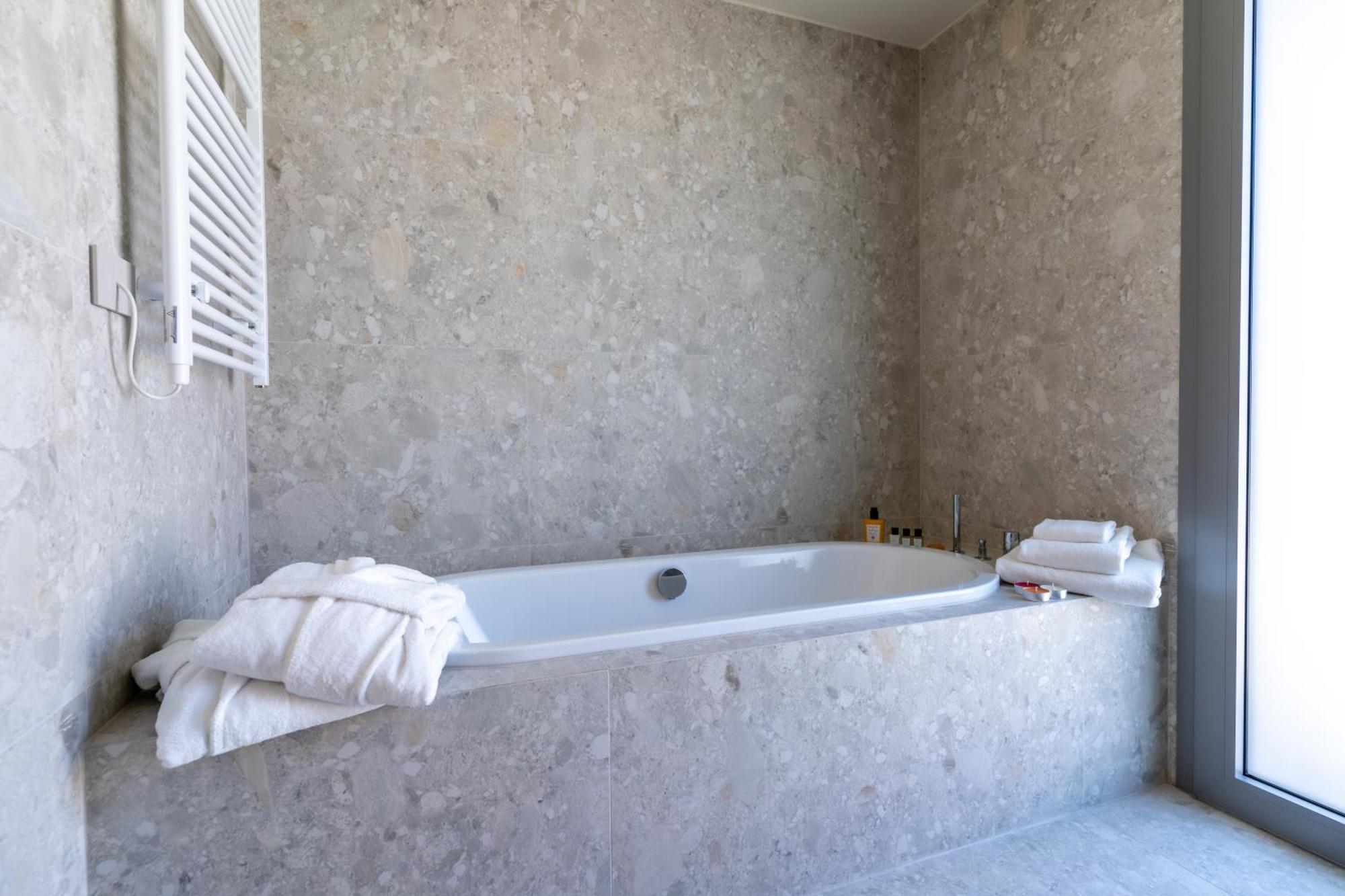 Suite - Vue sur Rivière et 1 Accès au Spa